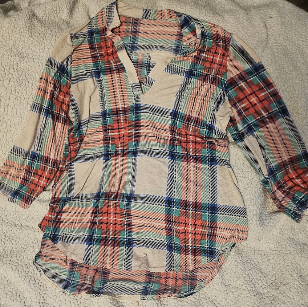 Plaid V-Neck Shirt